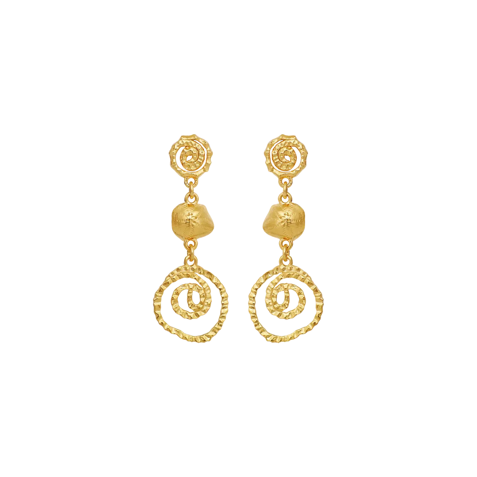 Maanesten Øreringe i Forgyldt Sølv formet med Spiraler og Muslingeskaller 10117A